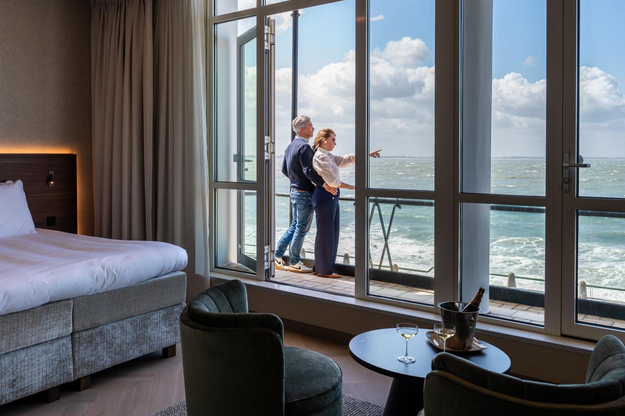 Hotel De Zeevaartschool Флиссинген Экстерьер фото