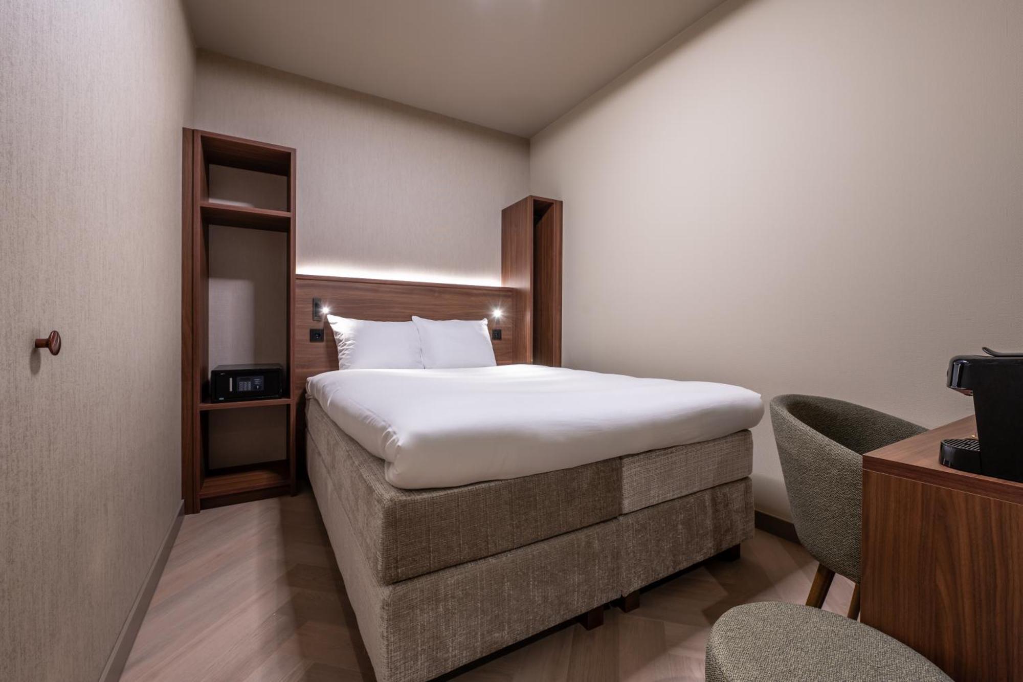 Hotel De Zeevaartschool Флиссинген Экстерьер фото