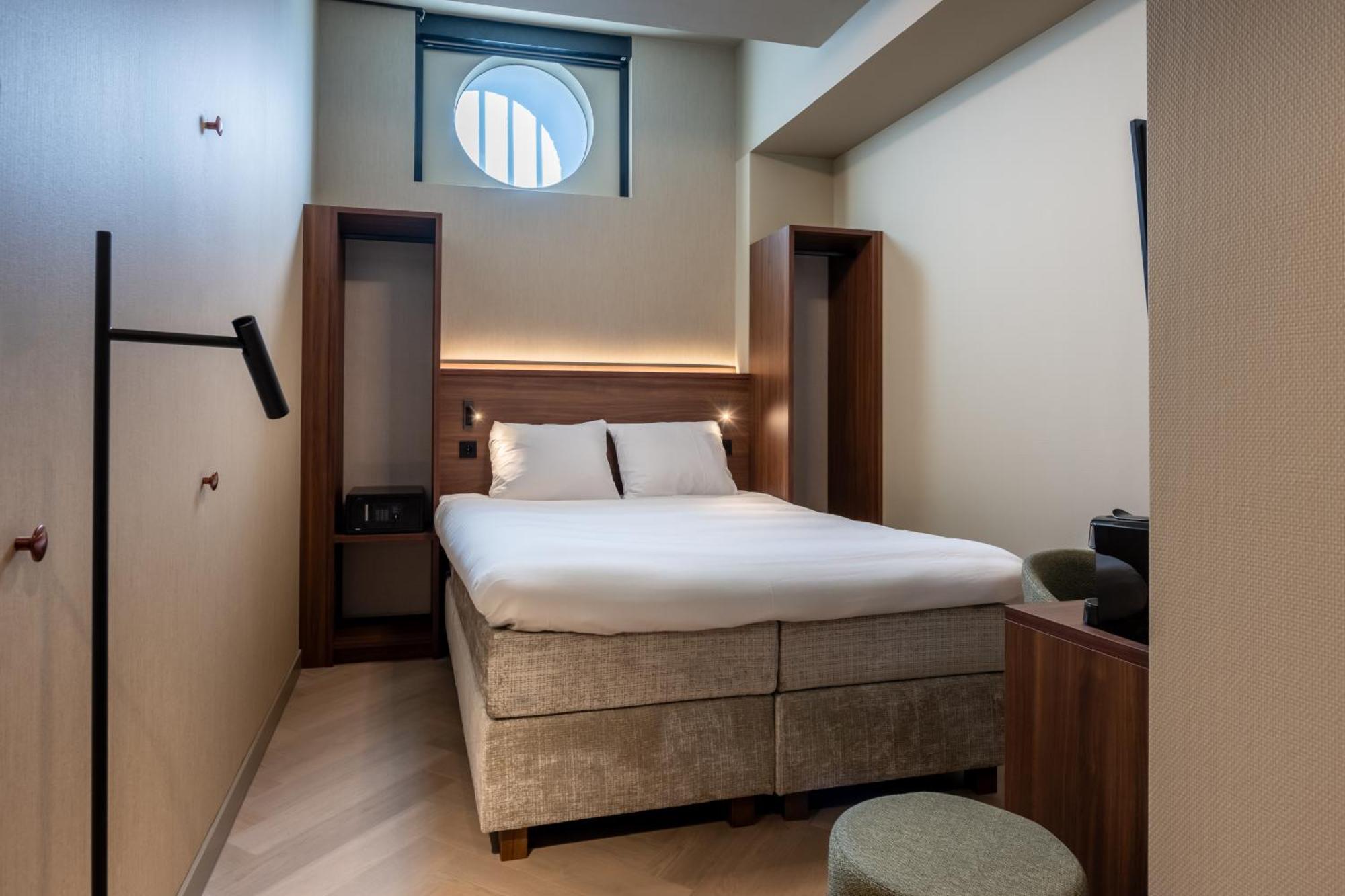 Hotel De Zeevaartschool Флиссинген Экстерьер фото
